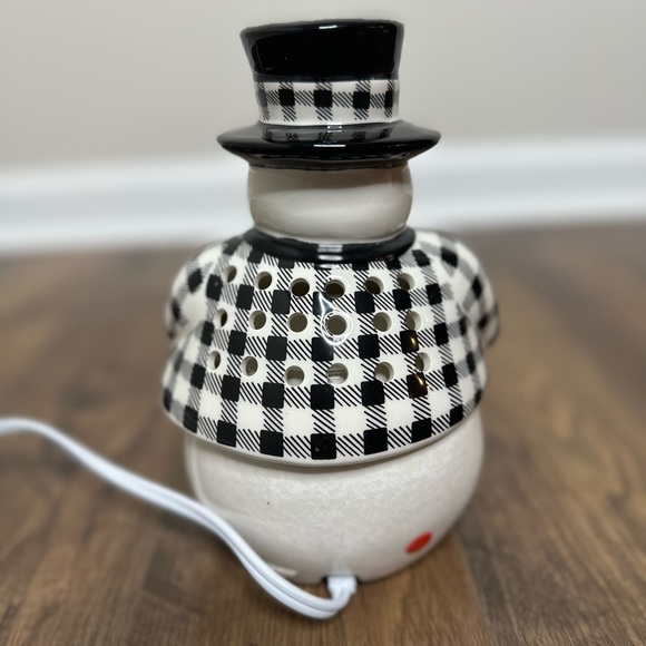 Kickoff to Christmas Scentsy Warmer - Picture 7 of 7